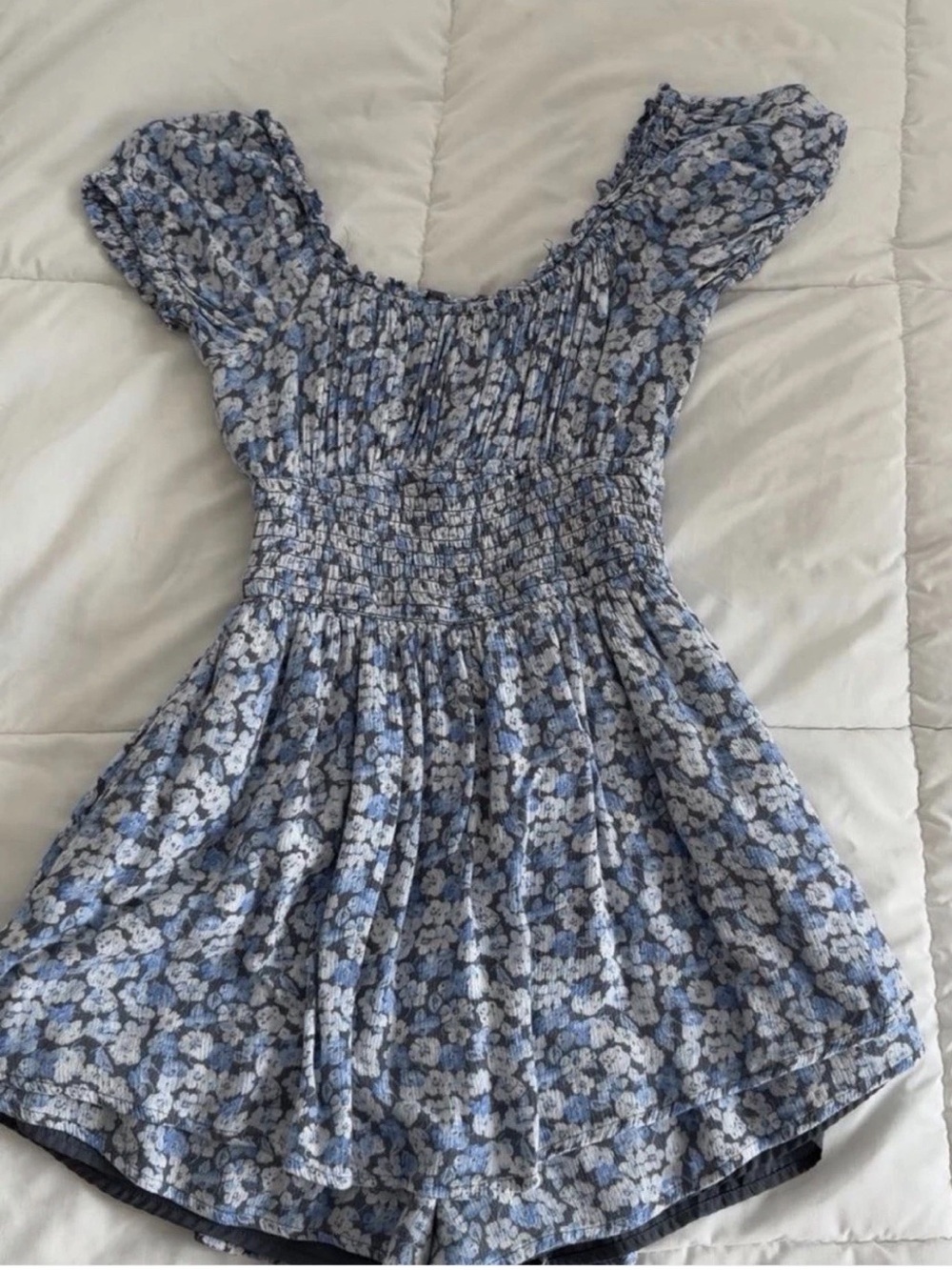 Hollister Blue Floral Smocked Romper with Pockets Size XS
